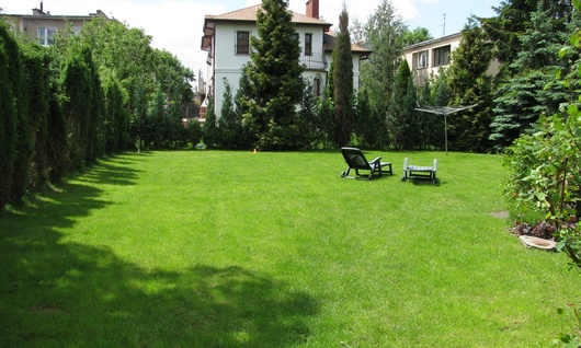 Dom z ogrodem przy Pałacu Wilanowskim <br> ul. Husarii